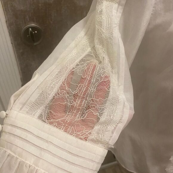 White House Black Market Celine Victorian blouse, size 6 - Picture 4 of 12